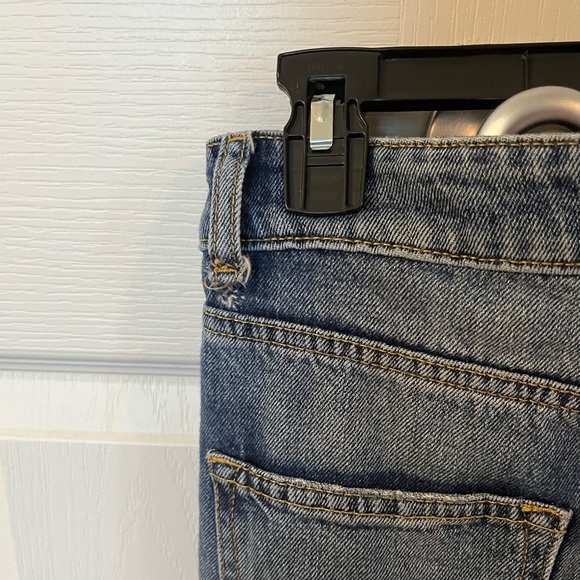 Zara Basic Denim distressed jeans with floral details - Picture 8 of 8